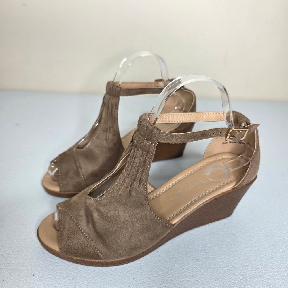 Journee Collection Wedge Sandals Women Size 7 Brown T-Strap Faux Suede Festival